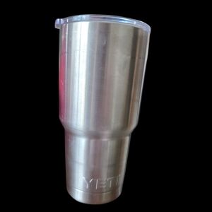 Yeti Silver Insulated Tumbler 30 Oz.